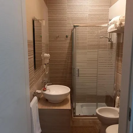 Brezza Marina B&B 산티시도로