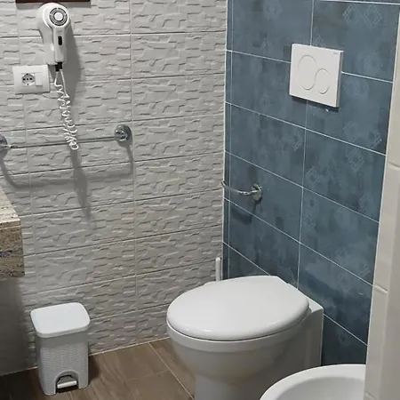 Nocleg ze śniadaniem Brezza Marina 3*