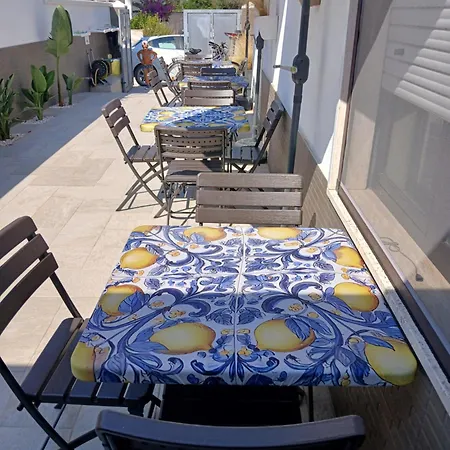 Couette-café Brezza Marina 3*