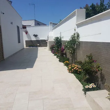 Oda ve Kahvaltı Brezza Marina Sant Isidoro (Apulia)