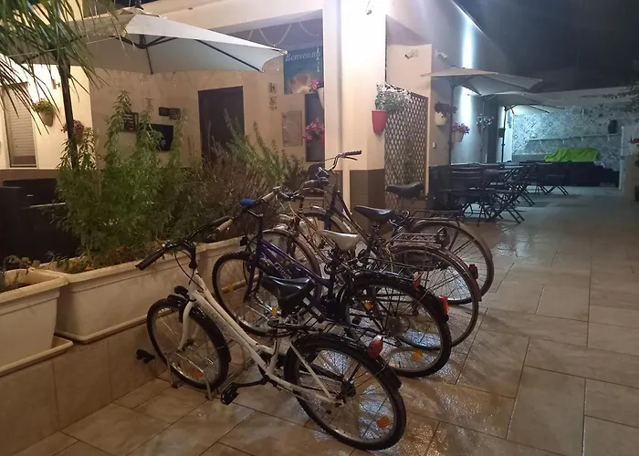 לינה וארוחת בוקר Brezza Marina