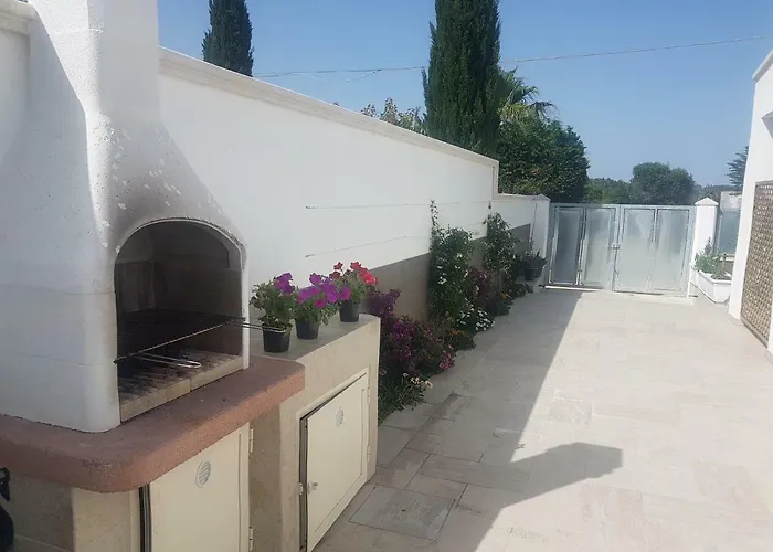 Brezza Marina לינה וארוחת בוקר 3*